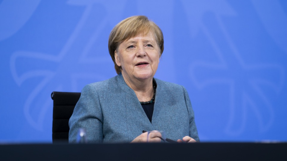 Merkel: Yaz aylarına kadar tüm vatandaşlar aşılanacak