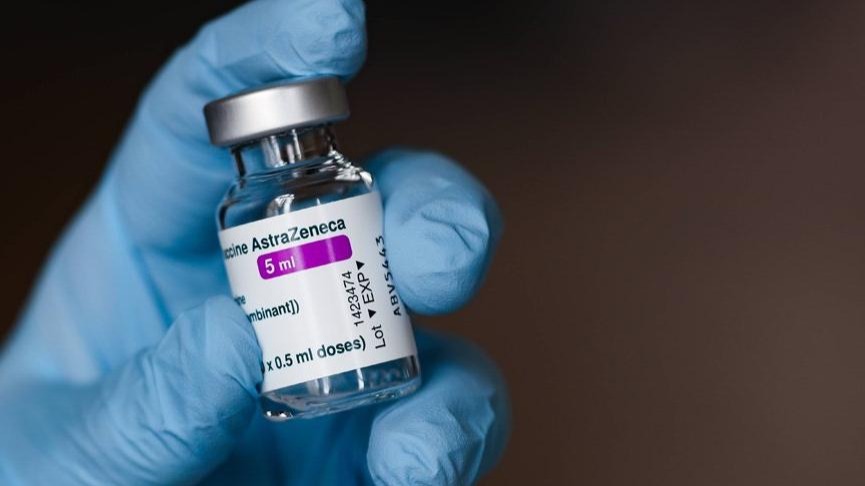 İngiltere'de AstraZeneca aşısının uygulandığı 7 kişi yaşamını yitirdi