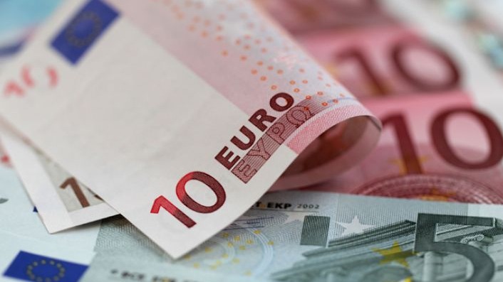 Euro 10 lirayı geçti