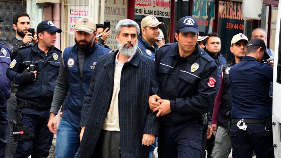 Alparslan Kuytul ve beraberindeki vakıf üyeleri bulundukları camilerde gözaltına alındı