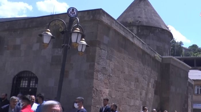 Bitlis esnafı: Yüzlerce yıllık camiler, kemerler ve dükkanlar yıkılmak isteniyor