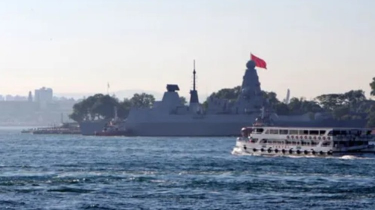 Karadeniz'de gerilim: HMS Defender'a yönelik hiçbir atış yapılmadı