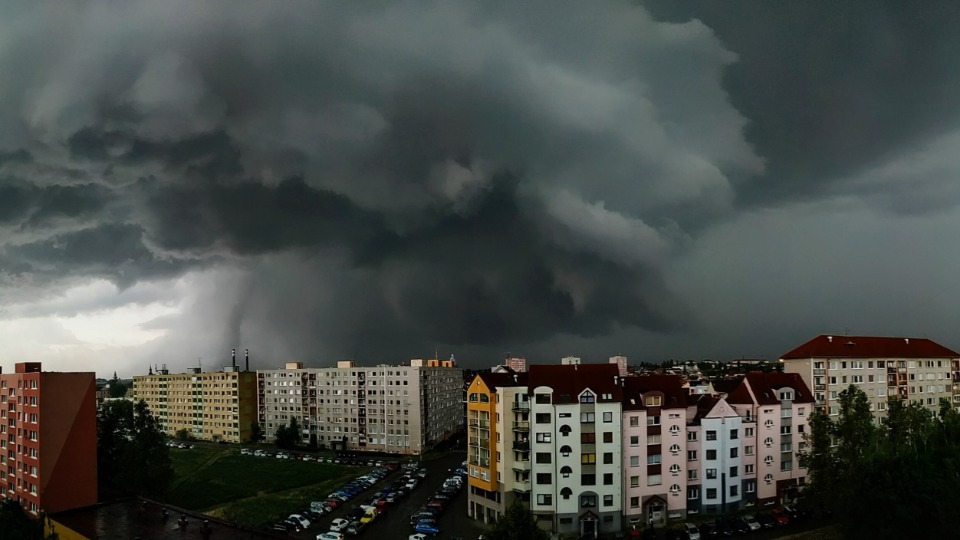 Çekya'yı kasırga vurdu: 150 yaralı