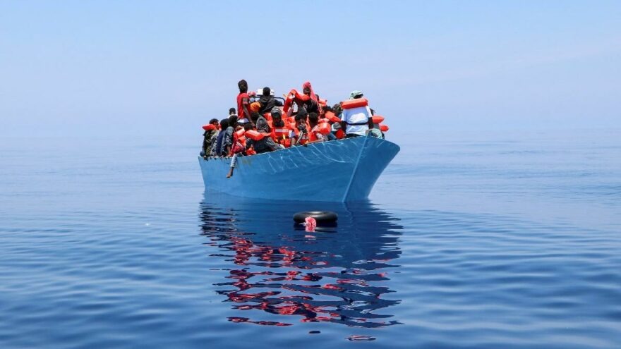 İtalya'da göçmen teknesi alabora oldu: En az 7 ölü, 9 kişi kayıp