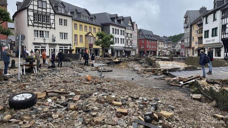 Almanya'da sel felaketinde hayatını kaybedenlerin sayısı 20'ye yükseldi
