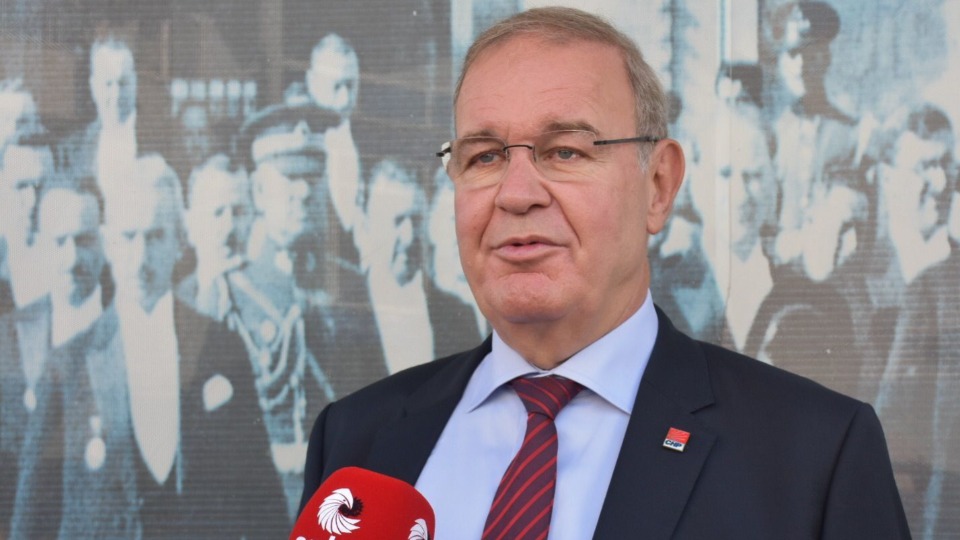 Öztrak: Yunanistan’da yangına geç müdahale edildiği için yöneticiler özür diliyor, bizde ise herkes yerli yerinde