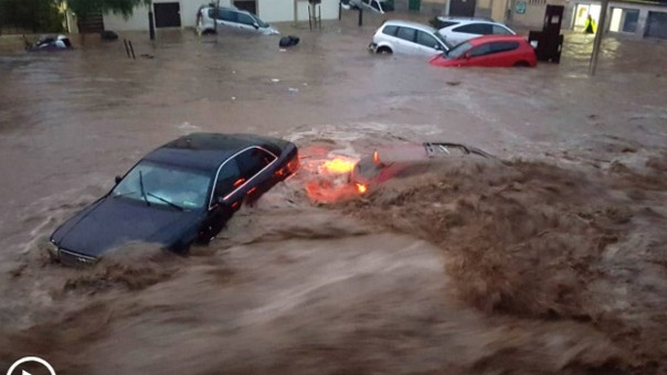 İspanya’da sel suları araçları denize sürükledi, 5 bin ev elektriksiz kaldı
