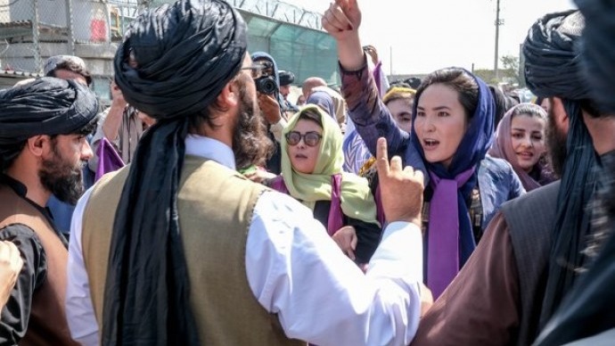 Taliban’dan kadın belediye çalışanlarına ‘evde kalın’ talimatı