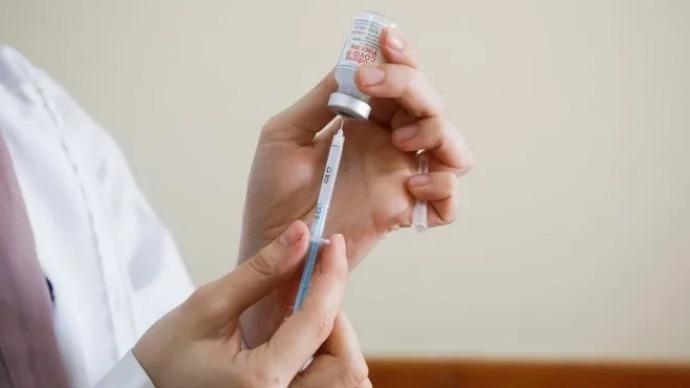 6 aylık bebeklere 'yanlışlıkla' Covid aşısı yapıldığını iddia eden doktora soruşturma