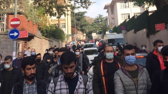 İstanbul Üniversitesi öğrencilerine ırkçı saldırı girişimi