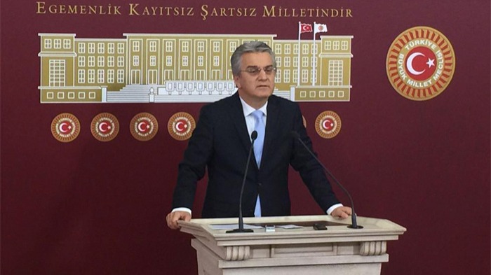 CHP'li Kuşoğlu: Merkez Bankası Başkanı, rezervler yeterliyse neden TL'nin kaybına seyirci kaldıklarını açıklamadı