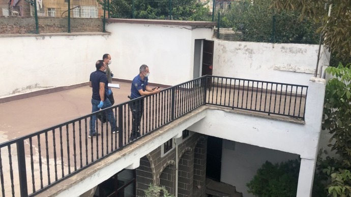 Göç İzleme Derneği’nde bir garip hırsızlık: Sadece eğitim materyalleri çalındı