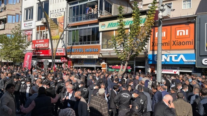 Akşener'e Bingöl'de tepki gösteren kişi gözaltına alındı