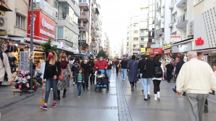 'Bu ülkede insanlar geçinemiyor, yaşayan ölüleriz'