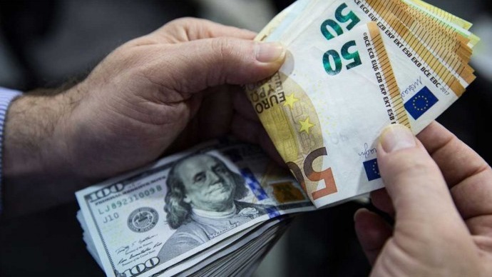 FED kararı öncesi dolar ve euro rekor tazeledi