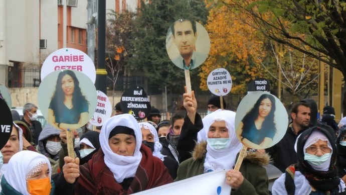 Barış Anneleri Mardin’de yürüdü: Hasta tutukluları serbest bırakın