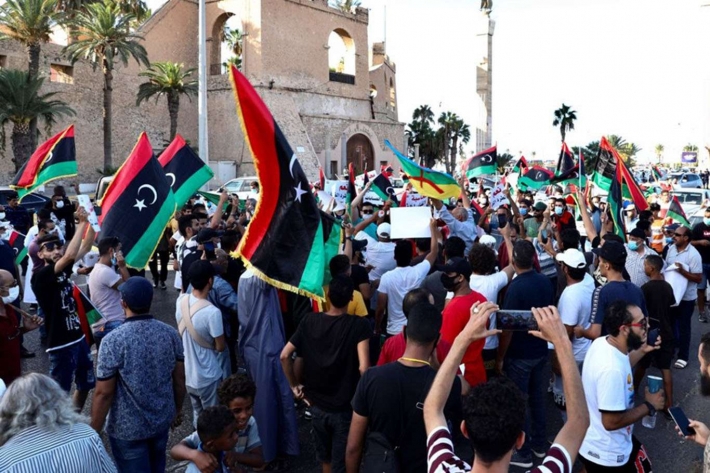 Tobruk merkezli Libya hükümeti istifa etti