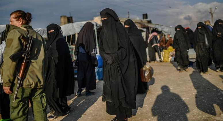 Kadın IŞİD'çilerin firarı son anda önlendi
